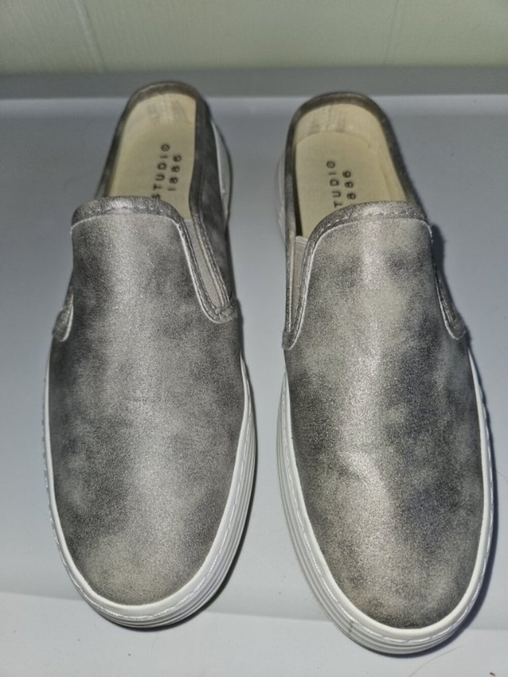 STUDIO 1886 Silver Gray Slip On Comfort Shoes Ladies Size 8